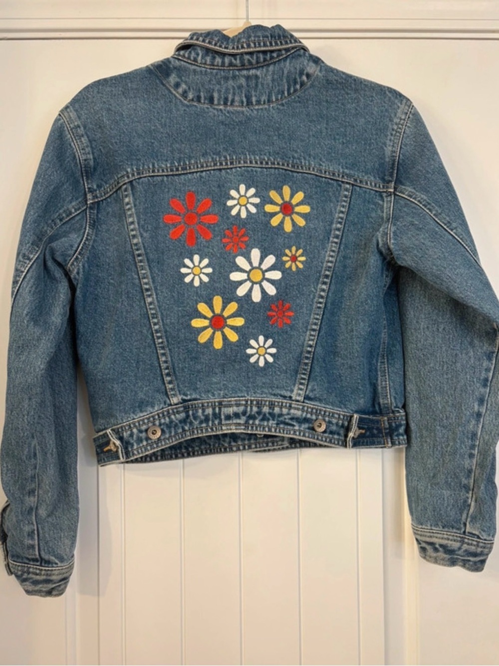 Y2K Gap Embroidered Daisy Denim Jacket - Blue with Red, Yellow & White Flowers